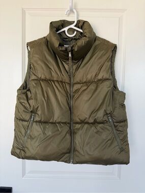 Old Navy Olive Green Quilted Puffer Vest